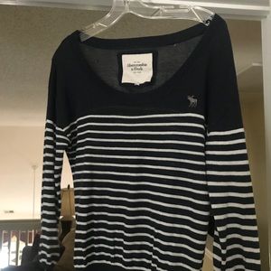 Light weight sweater